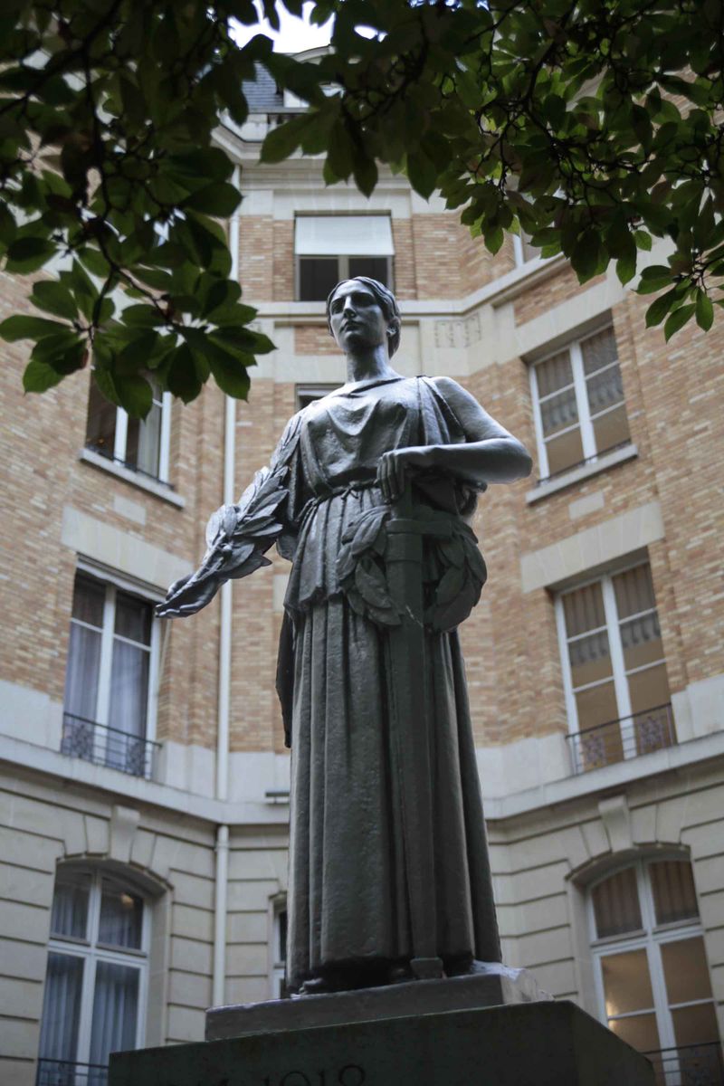 Satue du monument aux morts.jpg